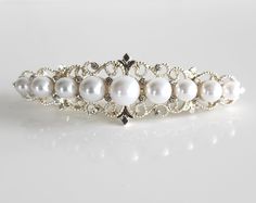 Silver Bridal Barrette,  Pearles Barrette,  Metal Barrette. Barrette lenth is 7 cm. Clip length is 5 cm. Bridal Barrette, Barrette Clip, Barrettes, Halloween Shopping, Hair Accessories, Accessory Gift, Gift Card, Ships, Electronic Accessories