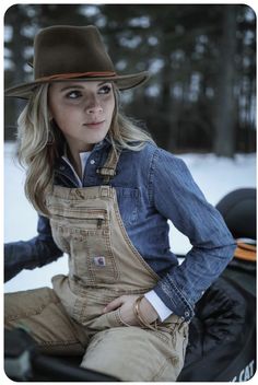 Fii Puternic, Ranch Outfits, Looks Country, Long Island Ny, Farm Girl, Cowgirl Style, Country Outfits, Long Island, Country Girls