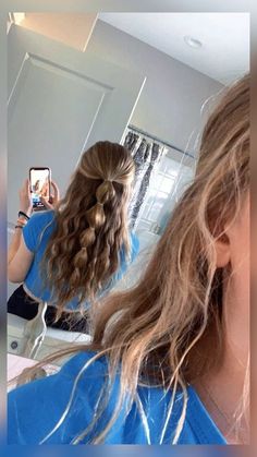 Easy Hairstyles For Long Hair Pictures, Up Do Simple Hairstyles, Hair For Music Festivals, Cute Easy Hairstyles For Straight Hair Half Up Half Down, Cute Hairstyles With Straight Hair Ideas, Half Up Half Down Hair With Ponytail, Cute Hairstyles With Leggings, Fun Hair Ideas For Long Hair, Haunted House Hairstyles