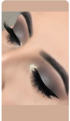 Best Eyebrow Makeup, Lovely Makeup, Makeup Looks For Green Eyes, Hair Instagram, Smoky Eyes