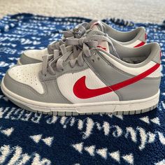 Can Fit Like A Size 6 In Women Size . Please Submit Offers! Nike Clothing, Nike Models, Comfortable Sneakers, Classic Shoes, Nike Dunk Low, Nike Air Zoom, Dunk Low, Shoes Nike, Nike Sb