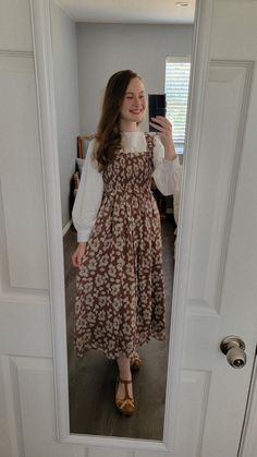 #modestootd #modestfashionblogger #modestsummeroutfit Gen Z Modest Outfits, Cottage Core Simple Outfits, Orthodox Jewish Outfits, Modest Outfit Inspo Winter, Cottagecore Thanksgiving Outfit, Spain Fashion Aesthetic, Modest Housewife Outfit