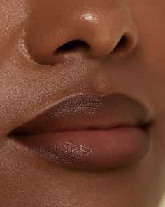 Mekap Mata, Lipstick For Dark Skin, Make Up Inspiration, Makeup For Black Skin, Brown Skin Makeup, Lip Makeup Tutorial, Dark Lips, Dark Skin Makeup