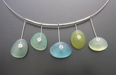 Обзор - чудеса ПП и жидкой пластики от Kathrin Neumaier: polymerclayfimo — ЖЖ Beachy Jewelry, Sea Glass Crafts, Polymer Jewelry, Sea Glass Necklace, Sea Glass Art, Polymer Clay Beads, Beach Glass