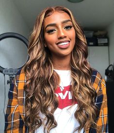 Balayage Medium, Honey Aesthetic, Honey Blonde Wig, Medium Brunette, Blonde Honey, Balayage Brown, Blonde Body Wave, Honey Balayage, Aesthetic Blonde