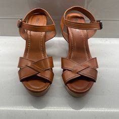 Madewell Wooden Platform Sandals. New W/Out Tags. Never Worn, Excellent Condition. Brown Leather Upper With Wooden Platform Bottom. Sole Is Man Made Material. Made In Italy. 4” Total (1”Platform With 3” Rise) Wooden Platform Sandals, Madewell Shoes, Flip Flop Shoes, Brown Sandals, Flip Flop, Platform Sandals, Women's Shoes Sandals, Madewell, Clogs