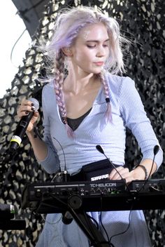 grimes Hair Color Icon, Grimes Hair, 80s Hair, New Hair Colors, Winter Hairstyles, Grunge Hair, Hair Color Trends, Look Cool, Pink Hair