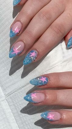 Beach Summer Nails Designs, How To Do Pool Nails, Pool Water Nails Design, Summer Nails Water, Pink Starfish Nails, Blue Hawaii Nails, Blue Starfish Nails, Summer Nails 2024 Blue, Pool Nails Designs