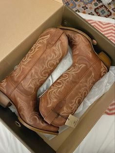 Tan Hat Outfit Summer, Pretty Cowboy Boots, Real Cowgirl Boots, Pretty Cowgirl Boots, Woman’s Boots, Coastal Cowgirl Boots, Southern Woman Aesthetic, Women’s Cowgirl Boots, Women’s Cowboy Boots