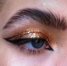 Graphic Liner Wedding Makeup, Matte Gel, Makeup Game, No Eyeliner Makeup, Kiss Makeup, Prom Ideas, Makeup Goals