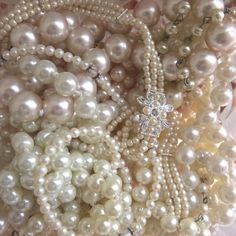 Pearl Jewelery, Wear Pearls, Pearls Jewelry, Pearl And Lace, Color Dorado