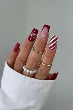 Imagine your fingertips adorned with the festive spirit, showcasing a mesmerizing blend of classic red and green hues, glittering like fresh snow under the holiday lights.Perfect for holiday parties, cozy winter evenings, or as a special gift to yourself. Let your nails be a reminder of the joy and wonder of Christmas! ✨🎅 #ChristmasNails #FestiveNails #NailArtInspiration #FestiveNailArt #HolidayNailArt #FestiveFashion #NailArtLovers #NailArt #christmasnails2023 christmas nails 2023 christmas nails christmas nail ideas christmas nail art christmas nail designs christmas nails simple holiday nails winter nails square nails December Nails, Red Christmas Nails, Christmas Nails Easy, Thanksgiving Nails, Xmas Nails, Christmas Nail Designs