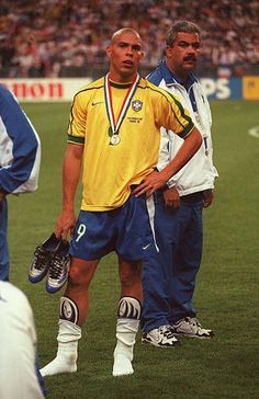 R9 Ronaldo Inter, Ronaldo Brazil, Ronaldo 9, Brazil Football Team, Brazil Football, Football Players Photos, Legends Football, Football Photography, Ronaldo Football