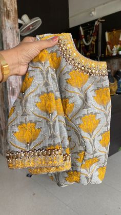 Embroidery Hand Work, Hand Worked Blouse, Exclusive Saree Blouse Designs, Worked Blouse, Blouse Design Images, Simple Blouse Designs, Hand Work Blouse, Elegant Blouse Designs