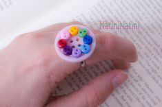 Gorgeous rainbow button ring!!  Ring is adjustable  Also have little rainbow brilliants in the holes :D  All my items are worn for a day to ensure they survive! :) Prompto Argentum, Loom Pattern, Creative Embroidery, Embroidery On Clothes, Button Ring, Button Crafts, Button Flowers, Ring Ring, Fun Easy