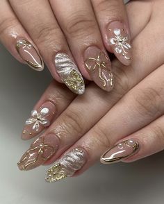 Gold Metallic Nails Design, Old Hollywood Glamour Nails, Gold Chrome Flower Nails, Grad Nail Ideas, Nail Design Gold, Kutek Disney, Purple Nail, White Nail