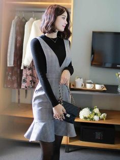 Outfits Female, Female Outfits, Ladylike Style, Lace Dress Styles, Batik Fashion, Trendy Fashion Tops, Korean Fashion Dress, Stylish Party Dresses, Classy Dress Outfits