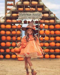 Xare, Handmade Halloween Costumes, Mom Costumes, Pumpkin Halloween Costume, Pumpkin Costume, Girls Holiday Dresses, Homemade Costumes, Scary Costumes