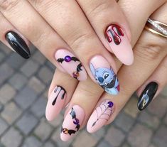 Vampire Nails, Horror Nails, Acrylic Overlay, Stitch Halloween, Halloween Acrylic Nails, May Nails, Vevey, Nails Halloween, Disney Nails