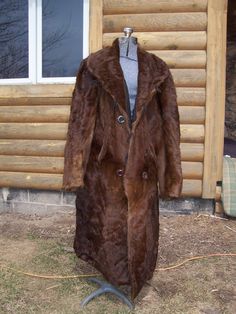 Vintage Bear Horse Full Length Fur Coat Pelts Mountain Man Rendezvous Mens Buffalo Coat, Mountain Man Rendezvous, Cowboy Ranch, Mountain Men, Native Crafts, Fur Trade, Time Clothes, Ranch Life