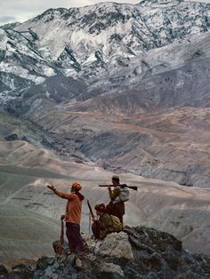 Steve Mccurry Photos, Afghanistan Photography, Afghanistan Culture, Hindu Kush, Steve Mc, Afghan Girl, Steve Mccurry, Bhutan, South Asia