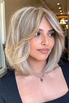 Long Curtain Bangs on a Straight Bob for Thick Hair and women with an oval face Long Bob Haircut With Layers, Short Hair Highlights, Bob Hairstyles For Thick, Long Bob Haircuts, Choppy Hair, Short Wavy Hair, Short Bob Haircuts, Long Bob Hairstyles