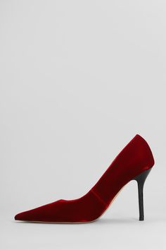 Velvet Pump Pumps in red velvet, pointed toe, heel 10. 5, leather sole, 100% velvet, Made in Italy