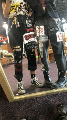 Hood Alternative Aesthetic, Punk Wardrobe, Patch Ideas, Patch Pants, Punk Streetwear, Street Punk