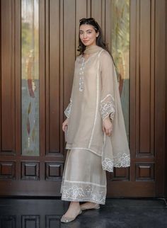 Engagement Guest Outfit, Punjabi Salwar Kameez, Punjabi Salwar, Pakistani Salwar, Pakistani Fashion Casual, Casual Indian Fashion