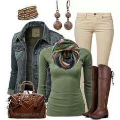 Love the color palette here... the green top, ivory jeans... I have boots and a jean jacket that are very similar. Coach Fashion, Boating Outfit, Mode Casual, Looks Chic, 가을 패션, Fashion Lookbook, White Pants