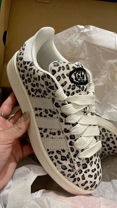 Pretty Sneakers, Trendy Shoes Sneakers, Dr Shoes, Pretty Shoes Sneakers, Shoes Outfit Fashion, Shoe Wishlist, Leopard Shoes, Cute Nike Shoes, Fresh Shoes