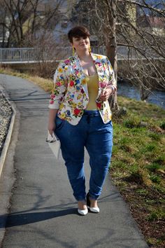 Casual Womens Outfit, Blazers Outfits, Summer Clothes For Women, Plus Size Fashionista, Womens Outfit, Outfit Combos, Cute Blazers, Look Plus Size