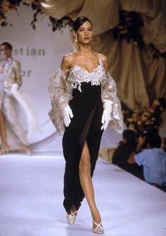 Christian Dior Autumn/Winter 1990 90s Runway Fashion, Runway Outfits, Christian Dior Haute Couture, Dior Haute Couture, Runway Models, Embellished Dress, Couture Fashion