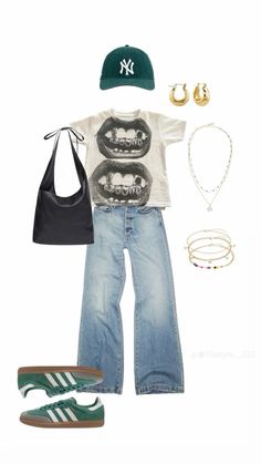 #outfits #outfitoftheday #outfitideasforwomen #outfitstyle #basic #basisschool #jeans #jewelry #shoes #goldjewelryideas #samba #headphones Black And White Jeans Outfit, Jeans And Graphic T Shirt Outfit, Last Day Of School Outfit Ideas, Ahs Fashion, Sambas Fit, Outfits With Sambas, Graphic T Shirt Outfit, Sambas Outfits, Sambas Outfit