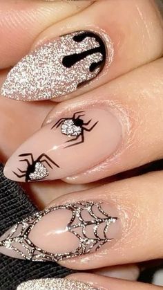 Halloween Nails Iridescent, Vintage Style Nail Art, Black Nail Designs Spooky, Reflective Almond Nails, Cool Fall Nails 2023, Velvet Halloween Nails, Cute Nail Ideas For Halloween, Glitter Spooky Nails, Fun Spooky Nails