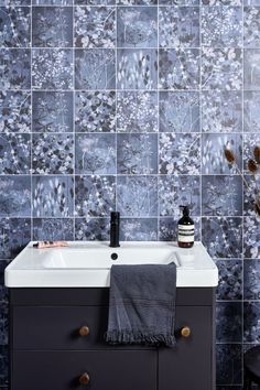 Ca' Pietra x Clarissa Hulse bathroom Grass Silhouette, Serene Bathroom, British Furniture