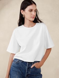 Heavy Cotton Boxy Crop T-Shirt | Banana Republic Baggy Tee, Oversized White Shirt, Fall Capsule Wardrobe, Crop T Shirt, Boxy Tee, Tshirt Outfits, Crop Tshirt, Crop Shirt, Cropped Tank Top