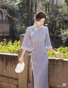 Qipao Outfit, Asian Gowns, Chinese Long Dress, Chinese Clothing Traditional, Chinese Fancy Dress, Asian Style Dress, Neat Casual Outfits, Chinese Traditional Dress