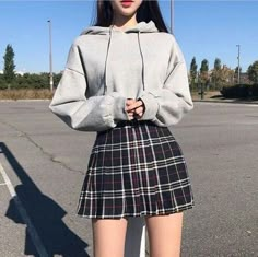 Skirt And Hoodie, Moda Ulzzang, Cute Korean Outfits, Outfit Ideas Korean, Mode Ulzzang, Smink Inspiration, Korean Fashion Trends, Ulzzang Fashion, Korean Street Fashion