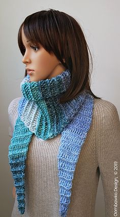 Ravelry: Alesha Fall Triangle Scarf pattern by Rhondda Mol (Oombawka Design) Triangle Scarf Crochet Pattern, Crochet Triangle Scarf, Ribbed Scarf, Ombre Yarn, Design Crochet, Crochet Triangle, All Free Crochet, Triangle Scarf, Quick Crochet