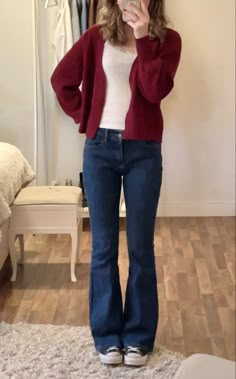 Red Button Up Sweater Outfit, College Lecture Outfits, Winter Tone Outfits, Winter Outfits Flannel, Deep Winter Outfits For Summer, Lorelai Gilmore Winter Outfits, Christmas Jeans Outfit, Maroon Top Outfit, High Waisted Jeans Outfit