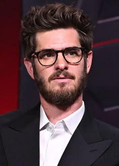 andrew garfield festival 2024 Andrew Garfield Glasses, Andrew Garfield Funny, Andrew Garfield Shirtless, Relationship Aesthetics, Men In Glasses, Spiderman Comic Art, Spider Man Tom Holland, Top Boys, Rat Man