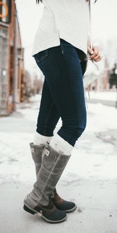 Will you get warm winter boots for women? Here is the cute snow boots collections. Pregnant Outfit, Sorel Boots Womens, Winter Boots Outfits, Best Winter Boots, Sorel Winter Boots, Warm Winter Boots, Winter Fashion Boots