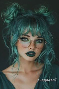 Teal Hair Color Ideas: Making Waves in Hair Fashion Check more at https://outfitfashionideas.com/2024/10/27/teal-hair-color-ideas-making-waves-in-hair-fashion/ Black N Green Hair, Colorful Soft Aesthetic, Green Hair Hairstyles, Indie Hair Color Ideas, Cute Colored Hair Ideas, Color Wheel Hair Colour, Dark Teal Hair Color, Dark Green Hair Color Ideas, Makeup For Green Hair