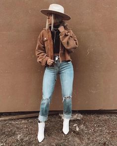 Boho Southern Outfits, Punchy Western Fashion, Boho Western Fall Outfits, Luke Combs Concert Outfit Winter, Morgan Wallen Concert Outfit Winter, Reba Concert Outfit, Western Fall Fits, Fall Rodeo Outfit, Cute Fall Western Outfits