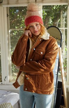 Trucker Jacket Outfit, Sherpa Jacket Outfit, Corduroy Sherpa Jacket, Sherpa Trucker Jacket, Mode Casual, Jacket Outfit, Trucker Jacket