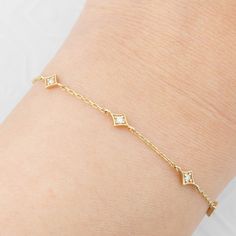 Tiny Star Multi Diamond Chain Bracelet Dainty Diamond Star | Etsy Tiny Diamond Bracelets, Dainty Star Bracelet, Diamond Chain Bracelet, Gold Bracelet Simple, Moon And Star Ring, Bracelet Dainty, Tiny Star, Rose Gold White, Stylish Bracelet