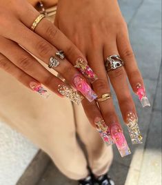 nails, nails inspo, nails idea, asap rocky girl, gold nails, long nails, short nails idea Drip Nails, Long Acrylic Nails Coffin, Kali Uchis, Pink Acrylic Nails, Square Acrylic Nails