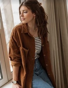 Fall Professor Outfits, Different Fashion Styles Types List Women, Brown Outfit Aesthetic Summer, Jeans Work Outfit Fall, Vibrant Autumn Outfits, Women's Fall Outfits, Brown Shirt Outfits Women, Neutral Color Outfits Women, Brown T Shirt Outfit