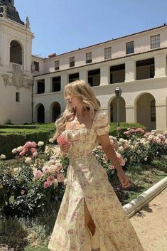 #rich girl  style# Cottagecore Fashion Aesthetic, Chique Outfit, Cottage Core Dress, Split Long Dress, Cottagecore Fashion, Split Dress, Mode Vintage, Looks Vintage